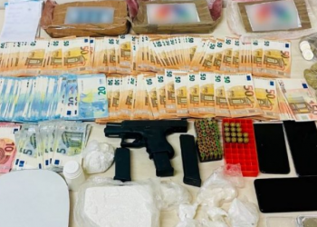 Armë, drogë dhe shuma parash/ Arrestohet 41-vjeçari shqiptar në Selanik