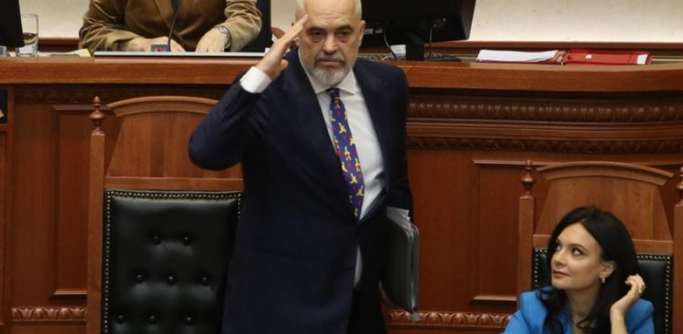 “Suksese në jetë!” , çfarë i tha Rama opozitës para se të largohej nga Kuvendi