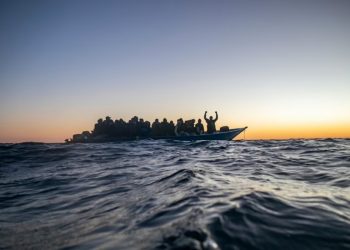 Tunizi: Të paktën 29 emigrantë vdesin pas fundosjes së dy anijeve
