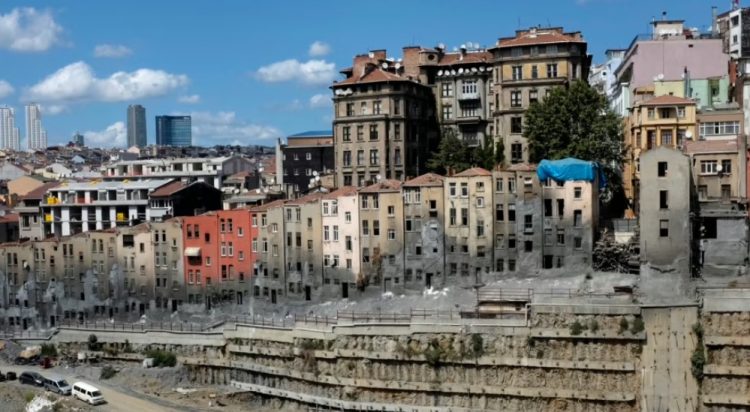 Frikë rreth sigurisë së ndërtesave në Stamboll pas tërmeteve