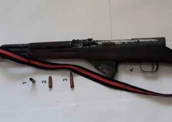 36-vjeçari kërcënon me jetë vjehrrën, policia i zbarkon në shtëpi dhe i gjen…