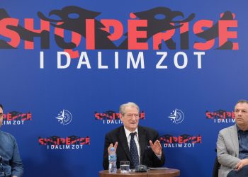 Berisha takim me kandidatët për kryetarë bashkie:Në vendimet që do marrim keni zërin tuaj