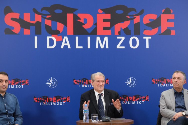 Berisha takim me kandidatët për kryetarë bashkie:Në vendimet që do marrim keni zërin tuaj