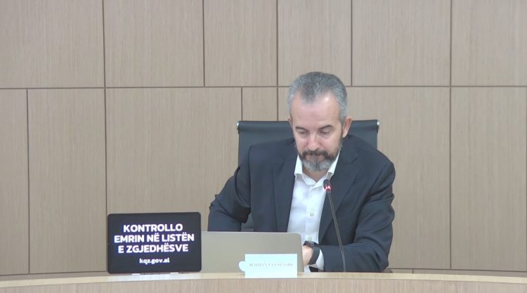 Ankimimi i Alibeajt,Celibashi:Nëse ka ngjashmëri me simbolet, i përdor partia që ka logon