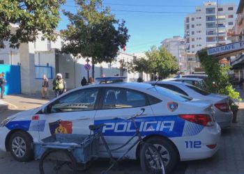 Tentuan grabitjen me armë në qendër të Lushnjes, pranga një prej autorëve