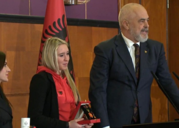 Rama: Do të miratojmë ligjin për bastet online, nuk kemi mundur t’i ndalim