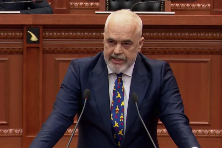Rama lexon 14 herët ku i përmendet emri në akt-akuzën e FBI: Ku është krimi këtu?