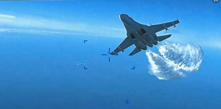 Pentagoni publikon videon e incidentit të avionëve luftarakë rusë dhe dronit amerikan
