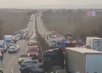 Më shumë se 40 makina të përplasura në aksidentin e Hungarisë, gjendet një trup i pajetë