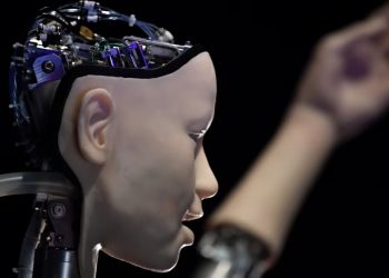 Inteligjenca artificiale “mund të zëvendësojë 300 milionë vende pune”