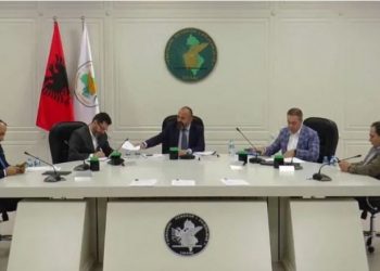 Ankimimet e 2 grupeve të PD/KAS nuk kalon për shqyrtim kërkesën e Alibeajt e të Berishës