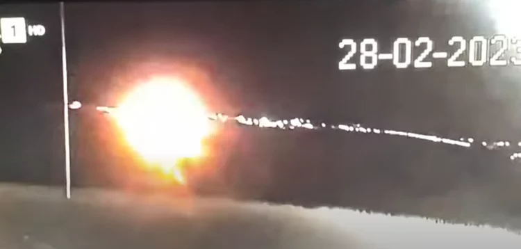 VIDEO/ Momenti kur dy trenat përplasen kokë më kokë me 166 km/h në Greqi