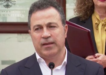 Peleshi: Rriten nga sot me 7% pagat për ushtarakët