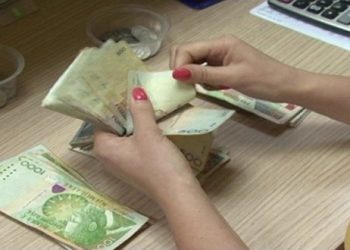 Paga reale në vend u rrit më pak se në vitin 2021, zhvlerësimi nga inflacioni i lartë