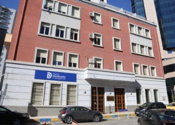Me vulën dhe logon e PD, Alibeaj zhvendoset në zyra të tjera