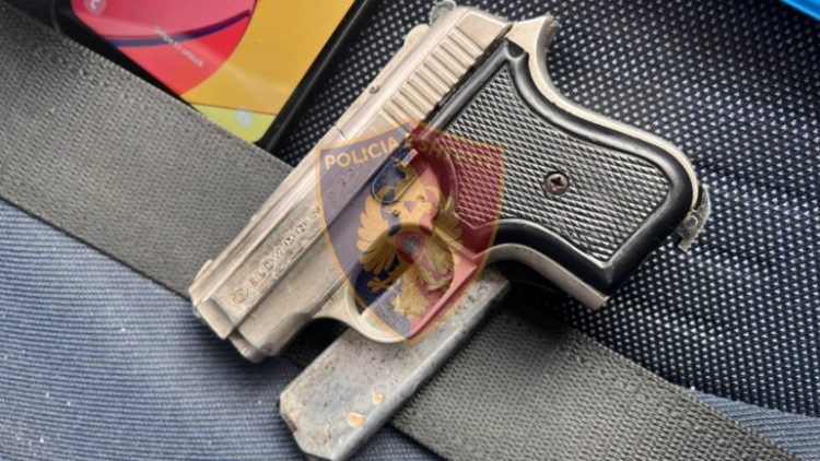 Emri/Qarkullonte me pistoletë në makinë, arrestohet 39 vjeçari në Vorë