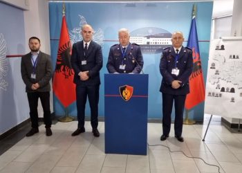 Operacion antidrogë në Tiranë, goditen 2 grupe kriminale. 20 të arrestuar