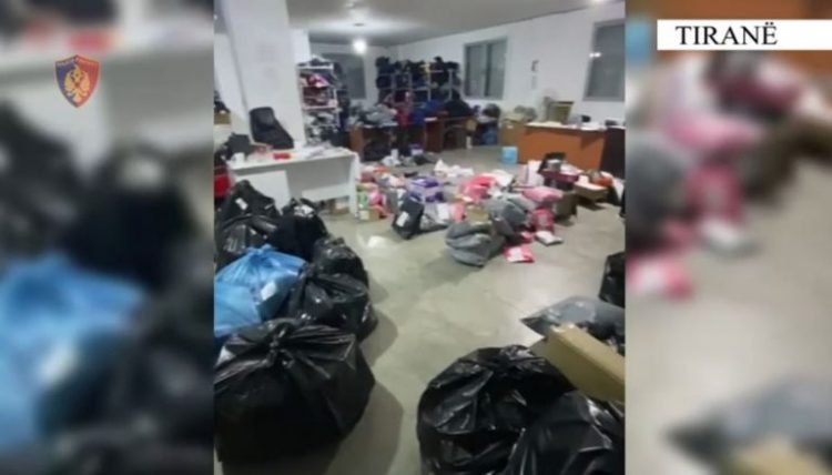 Kontrabandë mallrash, arrestohet administratori i një poste private