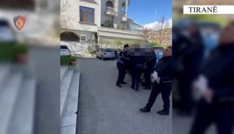 I dënuar në Gjermani për shpërndarje të materialeve pornografike, i riu kapet në Tiranë