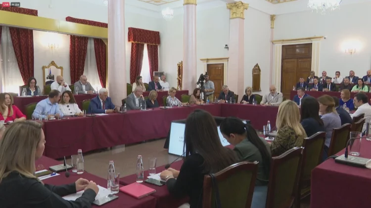 PS mbledh grupin parlamentar, çfarë u diskutua