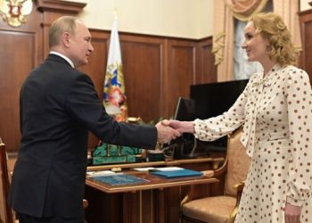Çfarë do të thotë një urdhër arrest? Putin i bllokuar në 123 vende, por jo në Kiev