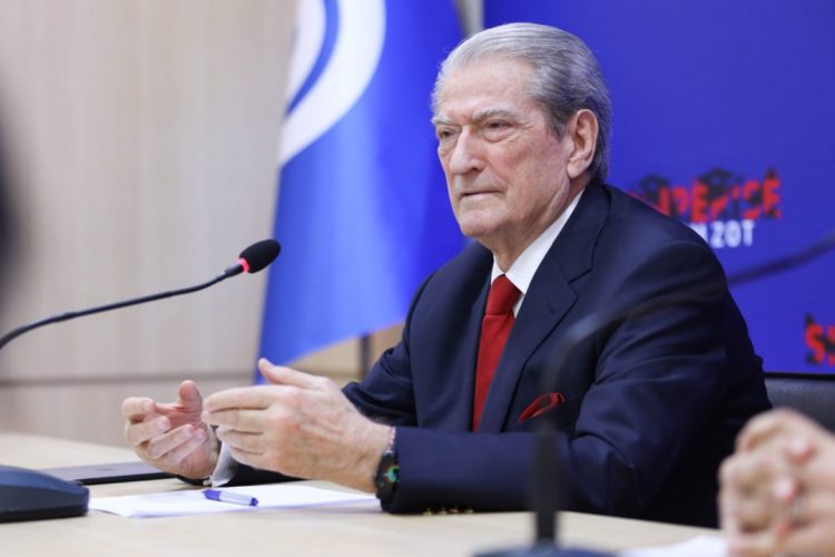 Ftesa e Bardhit për kandidatë të përbashkët, si i përgjigjet Berisha