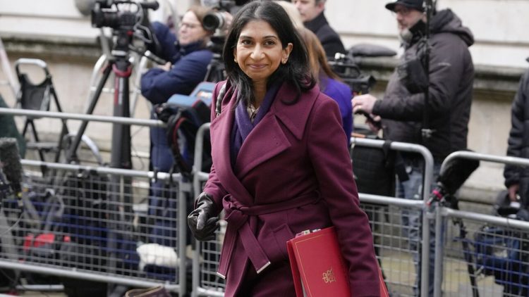 Braverman: Plani për t’i çuar azilkërkuesit në Ruandë është akt njerëzor