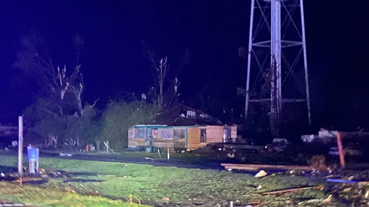 Tornado e fuqishme godit Misisipin, raportohen 11 të vdekur