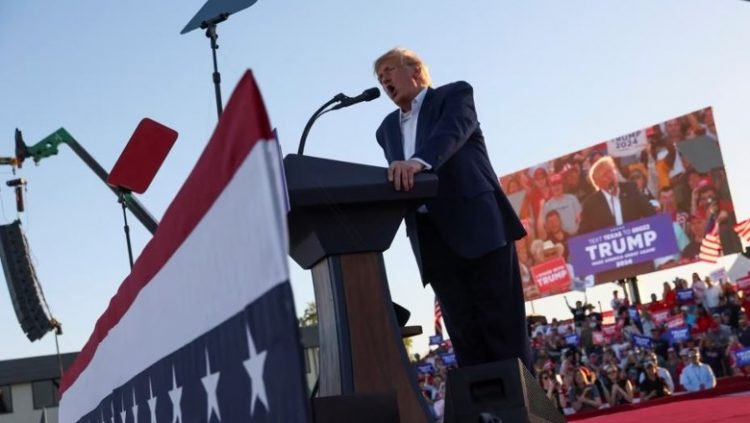 Ish-presidenti i SHBA-ve Donald Trump kritikon prokurorët që po kryejnë hetime ndaj tij