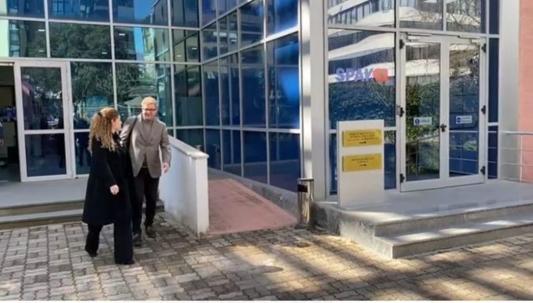 Pas rreth dy orësh, ministrja Xhaçka përfundon dëshminë në SPAK