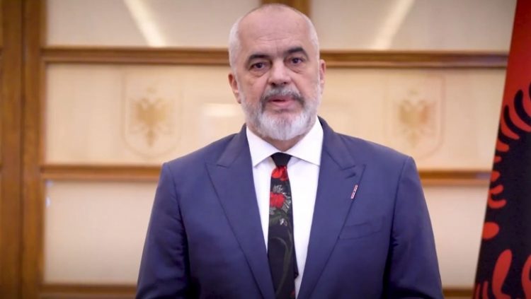 Një ditë pas ndërhyrjes kirurgjikale urgjente në QSUT, Rama del nga spitali