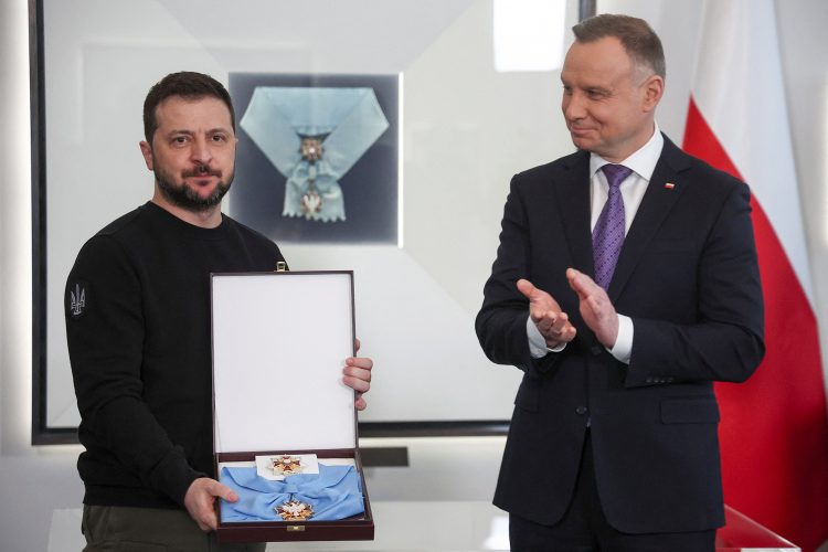 Zelensky në Poloni, Presidenti Duda i dorëzon “Urdhrin e Shqiponjës së Bardhë”