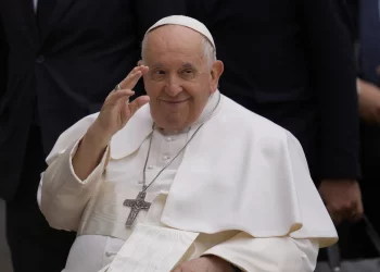 Papa Françesku thirrje për fundin e luftës në Ukrainë: Duam më shumë djepe, jo varre