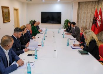 “KQZ e njëanëshme, abuzim me fondet publike”, Meta zbardh detaje nga takimi me Glover