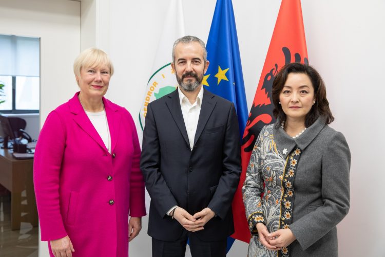 Celibashi zbardh takimin me ambasadoret e BE-së dhe SHBA-së