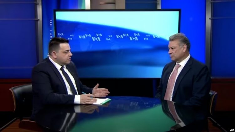 I dërguari i SHBA flet për Asociacionin, zgjedhjet në Veri dhe marrëveshjen Kosovë-Serbi