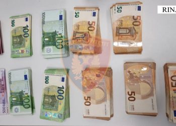 Nuk i deklaruan në kufi, policia i sekuestron mbi 47 mijë euro dy shtetasve turq