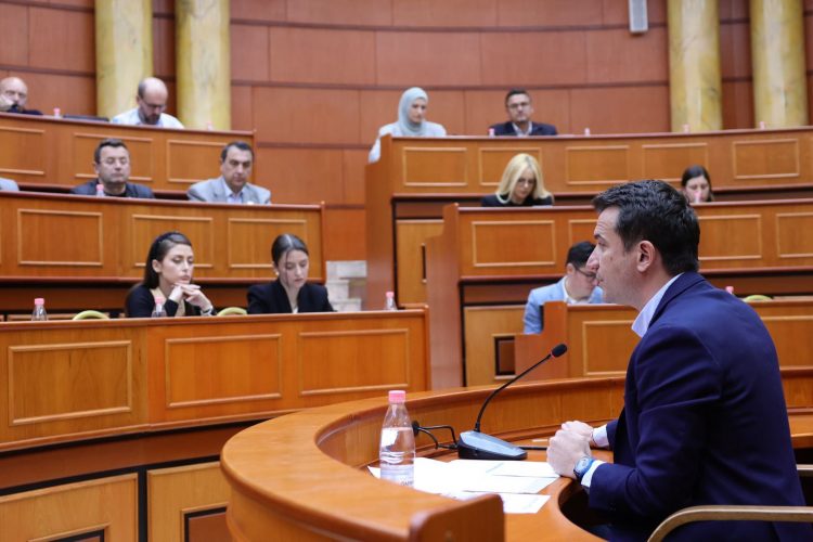 Veliaj–opozitës:Nuk keni si t’i njihni anëtarët e Këshillit Bashkiak,dezertuat për 4 vjet