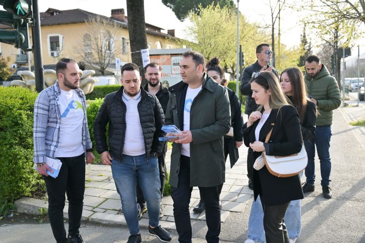 14 maji/ Këlliçi prezanton planin ekonomik në Kombinat: Do përgjysmojmë dy tarifat…