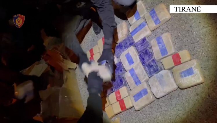 EMRI/ Mbi 41 kg heroinë e sekuestruar, arrestohet i riu në Tiranë