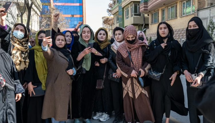 Gratë afgane protestojnë kundër njohjes ndërkombëtare të qeverisë talibane