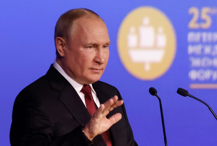 Putin viziton Kherson dhe Luhansk, Kremlini publikon pamjet