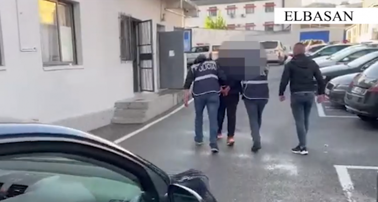 I shpallur në kërkim që prej vitit 2021, kapet i riu në Elbasan (EMRI)