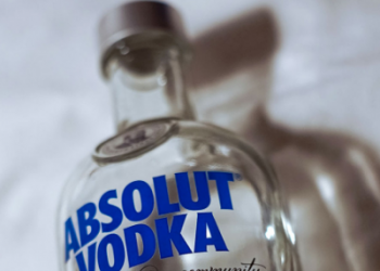 Vodka Absolut pezullon eksportet në Rusi