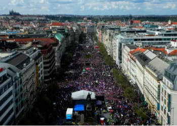 Protesta kundër inflacionit të lartë në Çeki, populistët kërkojnë daljen nga NATO