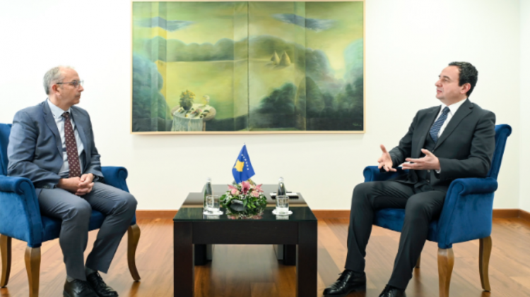 Kurti takohet me ambasadorin e OSBE-së, diskutojnë për zgjedhjet në veri të Kosovës