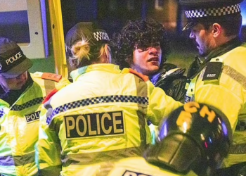 Konsumoi drogë dhe sulmoi me fishekzjarre oficerët, dënohet me 3 vite burg i riu