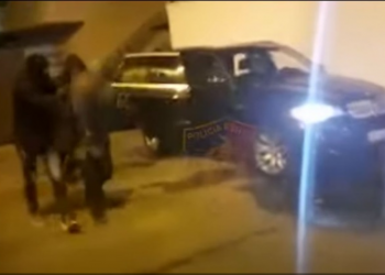 U kapën me lëndë plasëse brenda në makinë, jepet dënimi për dy të arrestuarit