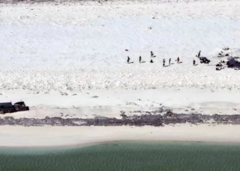 U goditën nga cikloni, shpëtohen peshkatarët që prej ditësh mbijetonin pa ushqim