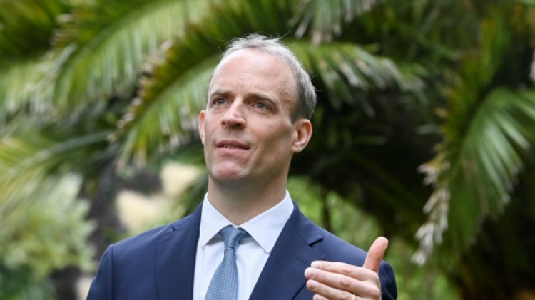 Zv/kryeministri britanik jep dorëheqjen pas akuzave për ngacmime